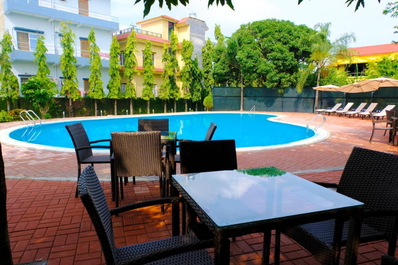 Hotel Nirvana By Luxury International Paklihwa Exteriér fotografie